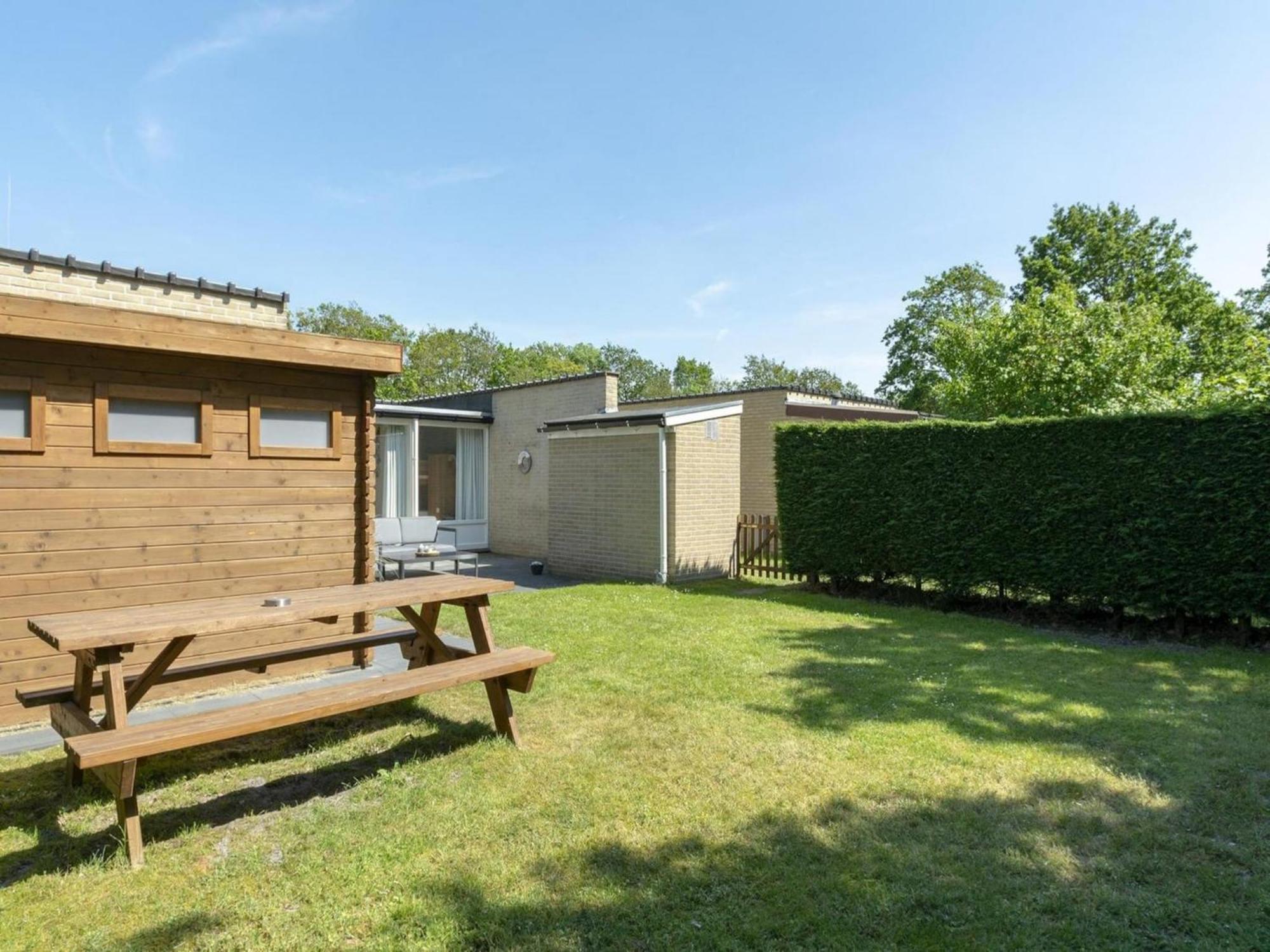 Contemporary Bungalow With Garden Sint Maartensvlotbrug Exterior photo
