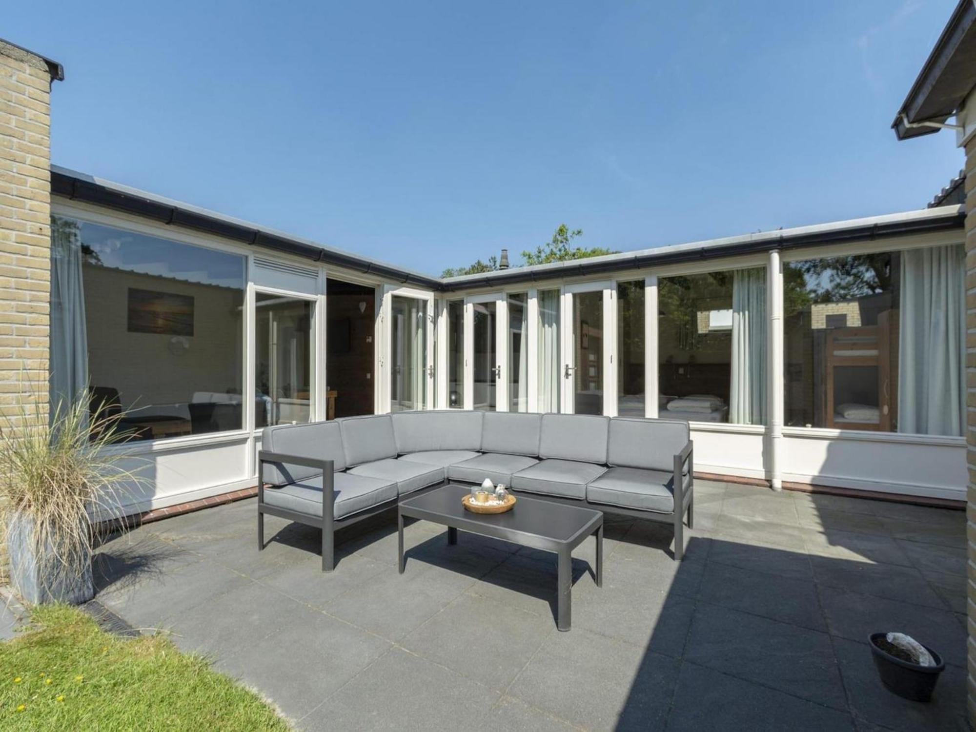 Contemporary Bungalow With Garden Sint Maartensvlotbrug Exterior photo